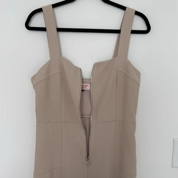 Showpo Georgianna Flare Contrast Stitch Detail Jumpsuit in Beige - Size 8 - Picture 4 of 8